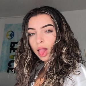 Meet your Posher, Izabel